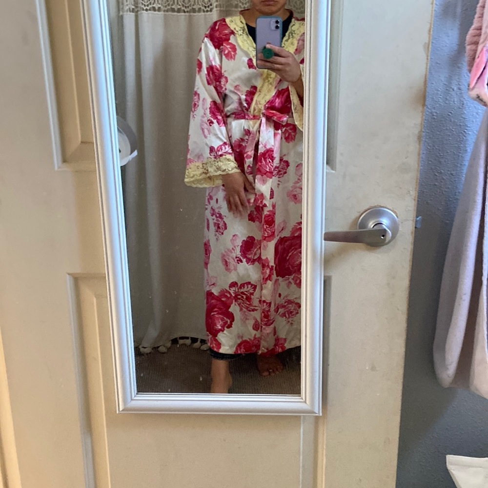 Vintage Rose Print Satin Robe